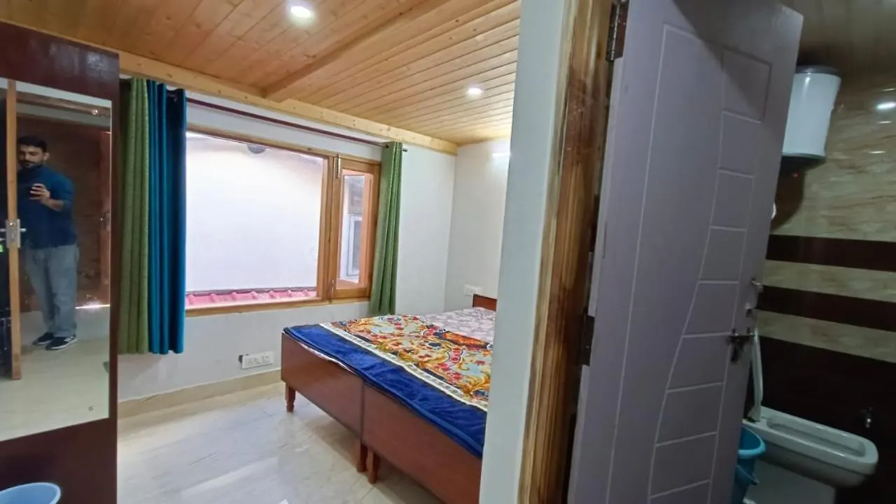 Panzió Shiv Shakti Homestay - Near Isbt, Bypass Mc Parking, Hpu, And Advance Study Simlá